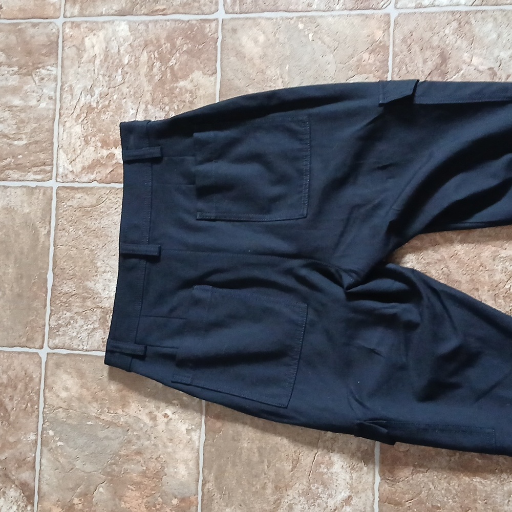Banana Republic Black Tapered Cargo Cuffed Ankle Pants Size 2 Petite